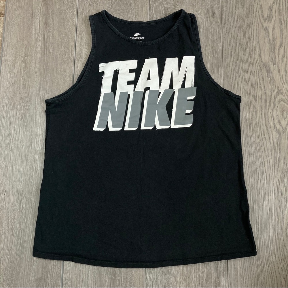 Nike top
